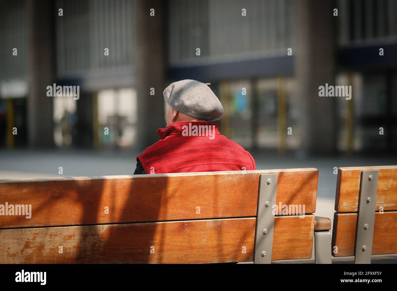 Elderly man wearing a beret hi-res stock photography and images - Alamy