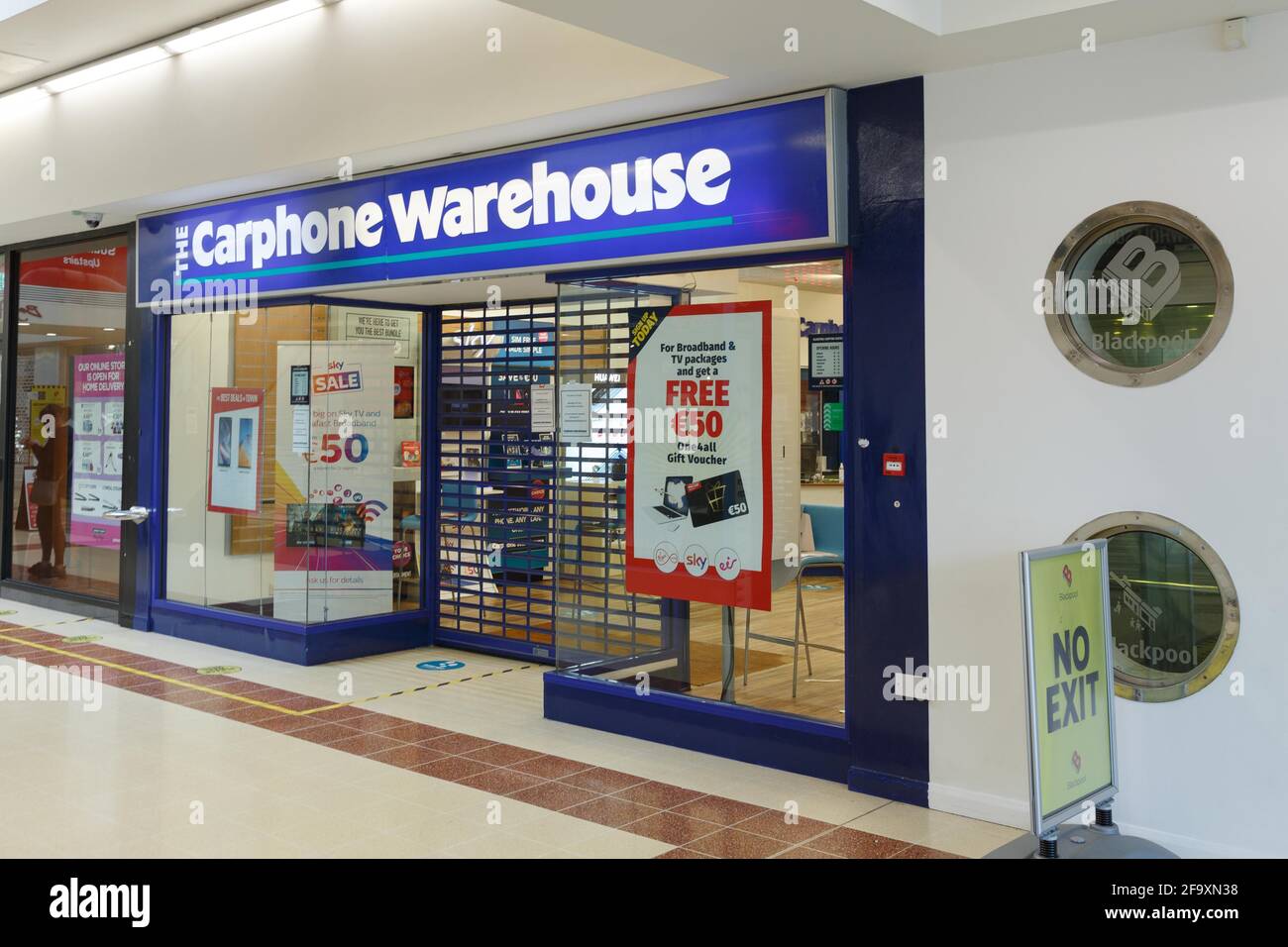 Carphone warehouse mobile phone store hi-res stock photography and images -  Alamy