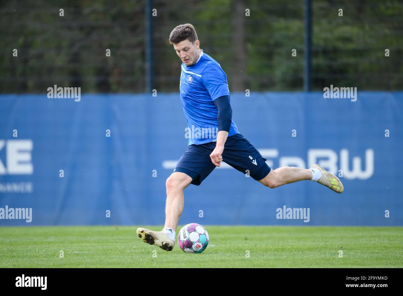 Karlsruhe, Deutschland. 21st Apr, 2021. Kevin Wimmer (KSC) single action, cut out. GES/Football/2. Bundesliga: Karlsruher SC - afterwithtags training, April 21, 2021 Football/Soccer: 2. Bundesliga: KSC Training, Karlsruhe, April 21, 2021 | usage worldwide Credit: dpa/Alamy Live News Stock Photo