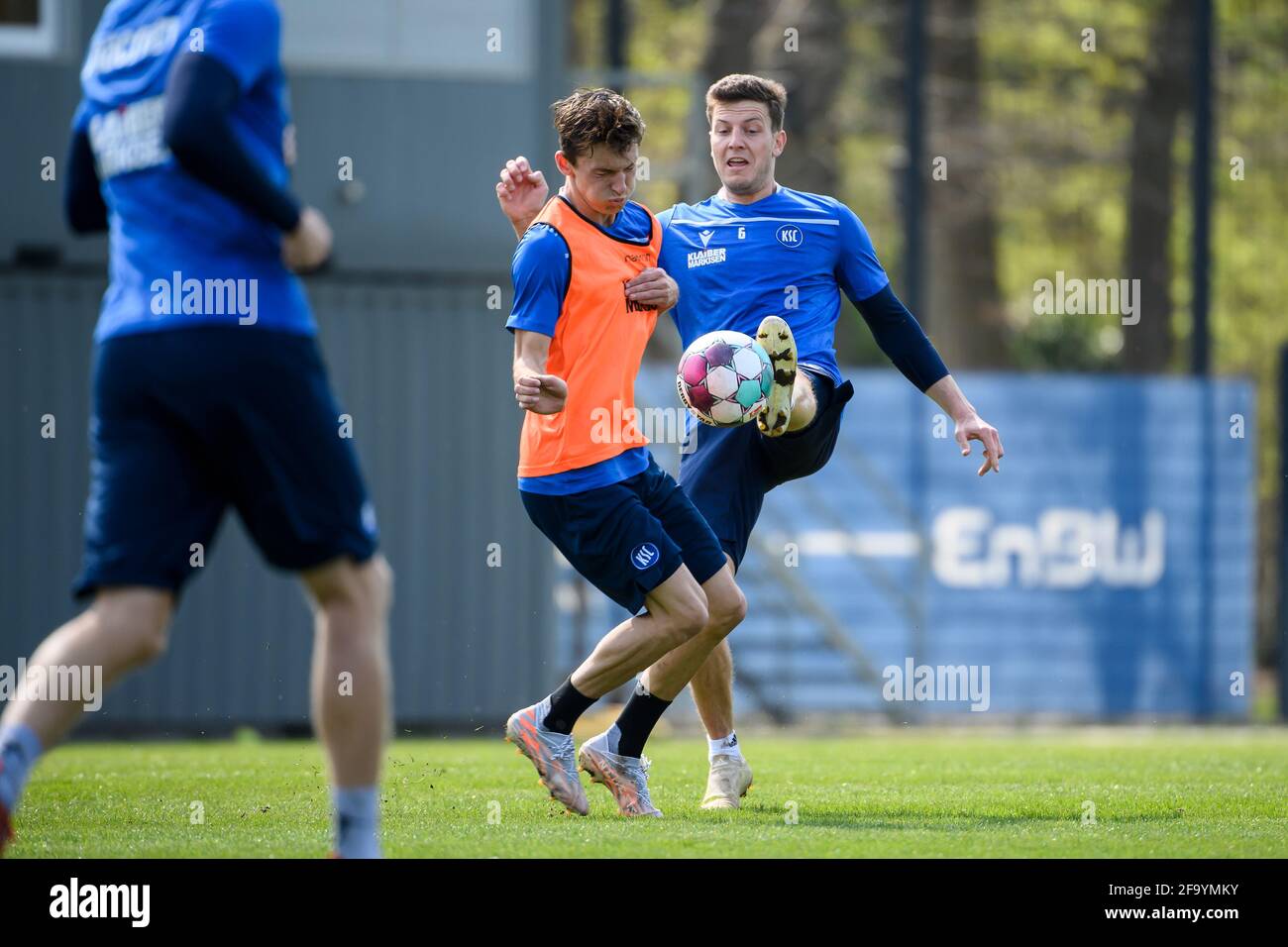 Karlsruhe, Deutschland. 21st Apr, 2021. Benjamin Goller (KSC) in a duels with Kevin Wimmer (KSC). GES/Football/2. Bundesliga: Karlsruher SC - afterwithtags training, April 21, 2021 Football/Soccer: 2. Bundesliga: KSC Training, Karlsruhe, April 21, 2021 | usage worldwide Credit: dpa/Alamy Live News Stock Photo