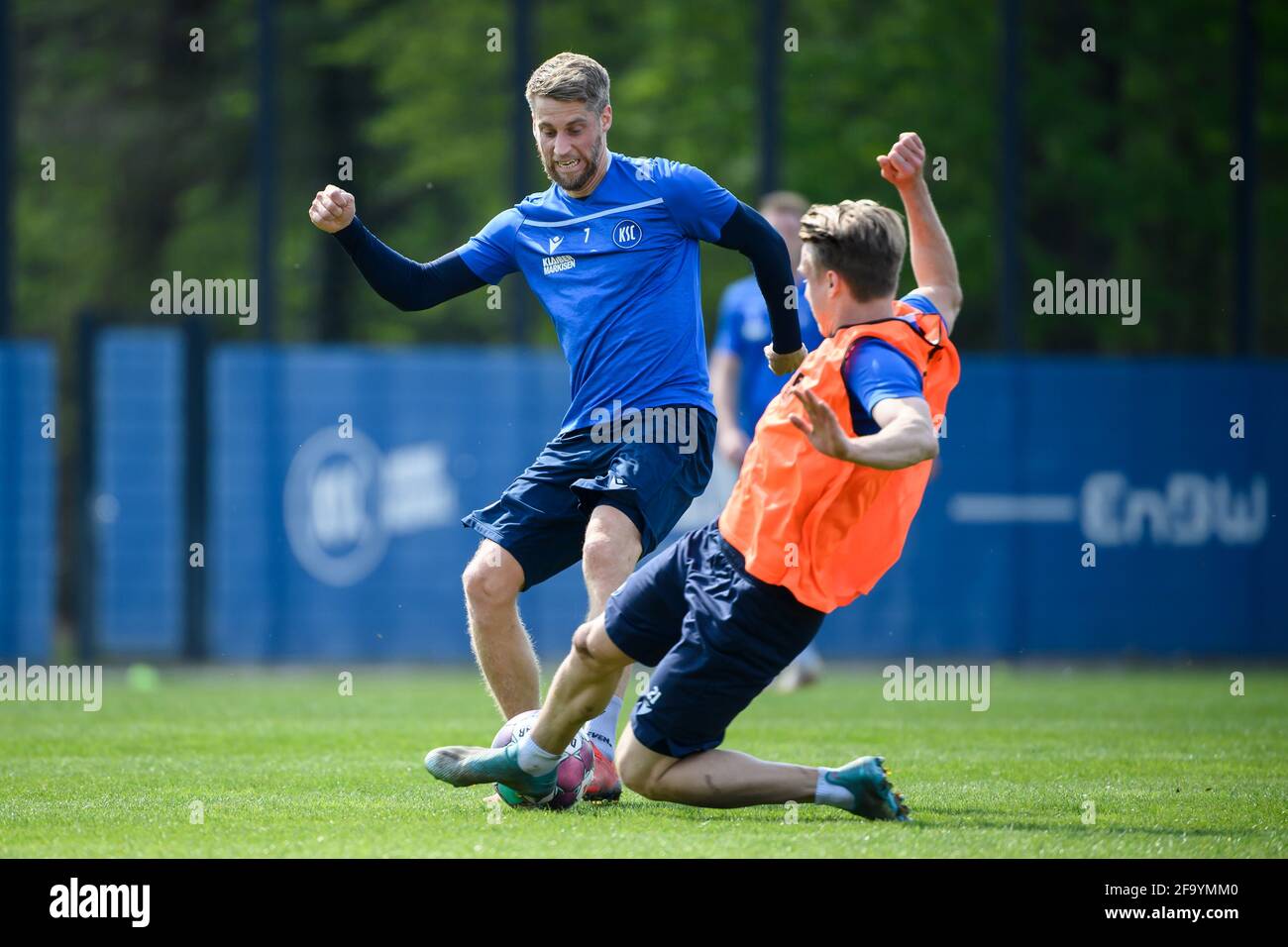Marc Lorenz (KSC) in a duels with Marco Thiede (KSC). GES/Football/2. Bundesliga: Karlsruher SC - afterwithtags training, April 21, 2021 Football/Soccer: 2. Bundesliga: KSC Training, Karlsruhe, April 21, 2021 | usage worldwide Stock Photo