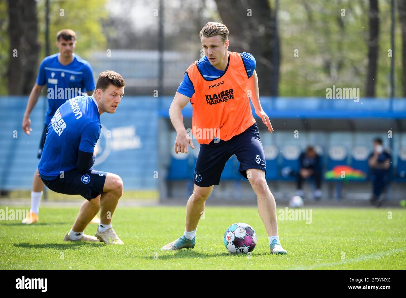 Karlsruhe, Deutschland. 21st Apr, 2021. Kevin Wimmer (KSC) in a duels with Marco Thiede (KSC), (from left). GES/Football/2. Bundesliga: Karlsruher SC - afterwithtags training, April 21, 2021 Football/Soccer: 2. Bundesliga: KSC Training, Karlsruhe, April 21, 2021 | usage worldwide Credit: dpa/Alamy Live News Stock Photo