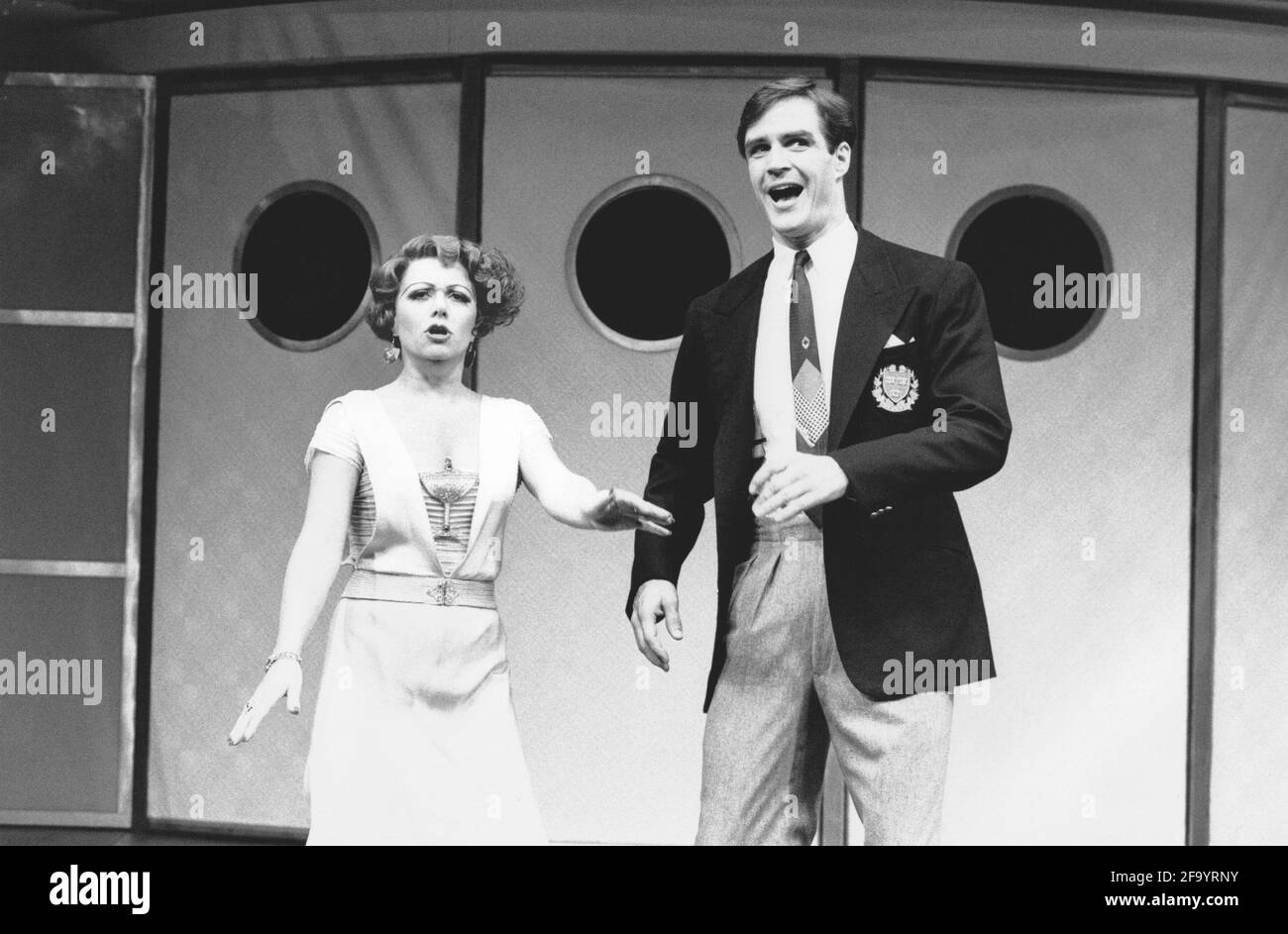 Elaine Paige (Reno Sweeney), Howard McGillin (Billy Crocker)  in ANYTHING GOES at the Prince Edward Theatre, London W1  04/07/1989  a Lincoln Center Production  music & lyrics: Cole Porter  original book: P.G.Wodehouse & Guy Bolton  new book: Timothy Crouse, John Weidman, Howard Lindsay & Russel Crouse  design: Tony Walton  lighting: Paul Gallo  choreography: Michael Smuin  director: Jerry Zaks Stock Photo