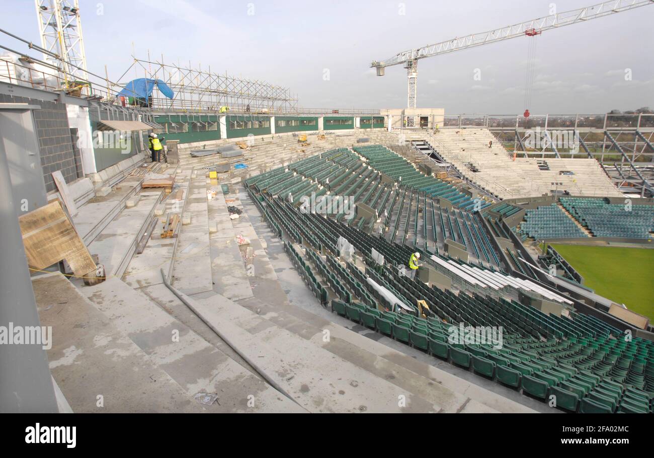 WIMBLEDON CENTRE COURT BEING PREPARED FOR IT'S NEW CLOSING ROOF 14/2/2007 PICTURE DAVID ASHDOWN Stock Photo