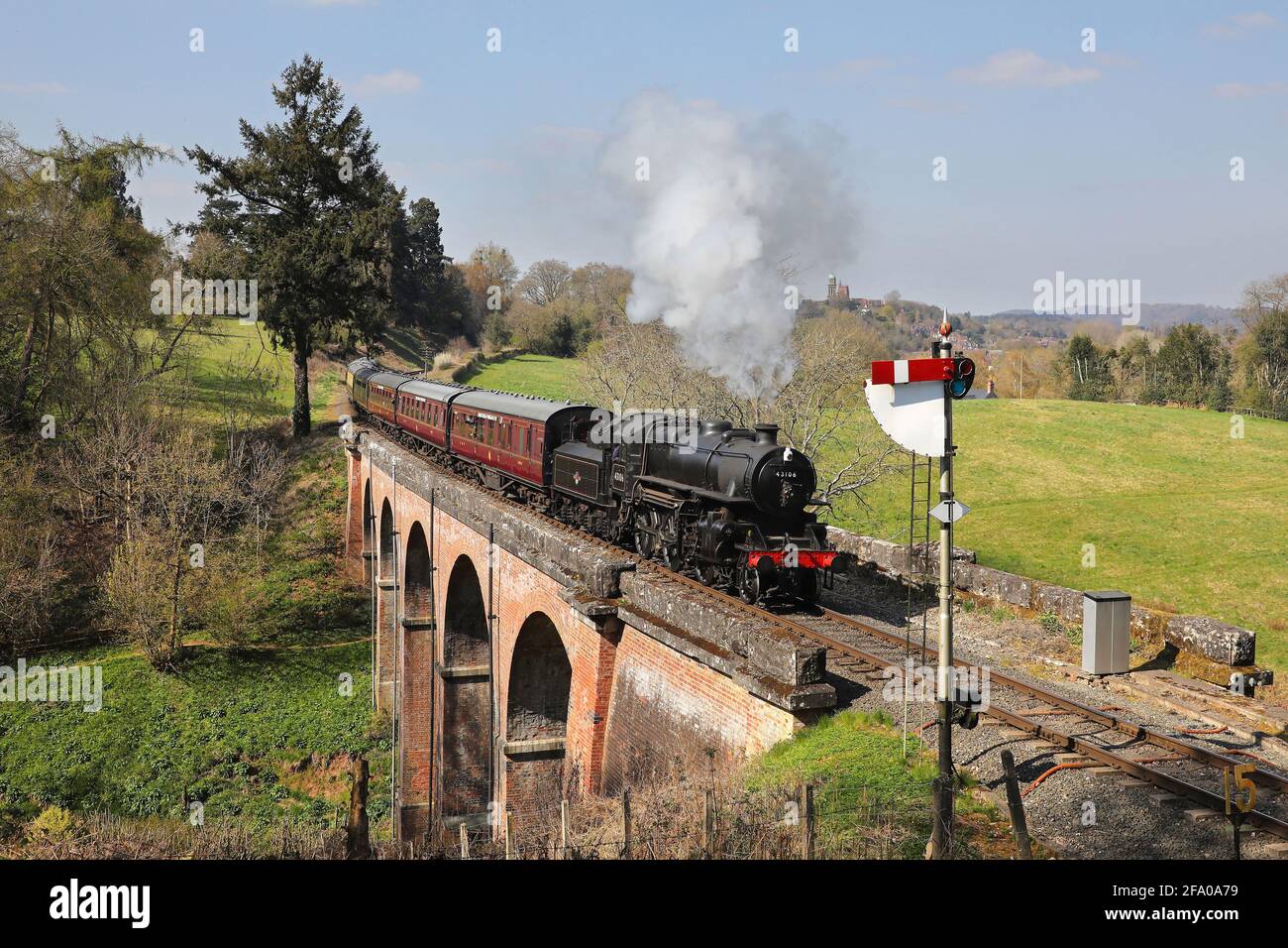 43106 heads over Oldbury viaduct on the SVR Stock Photo