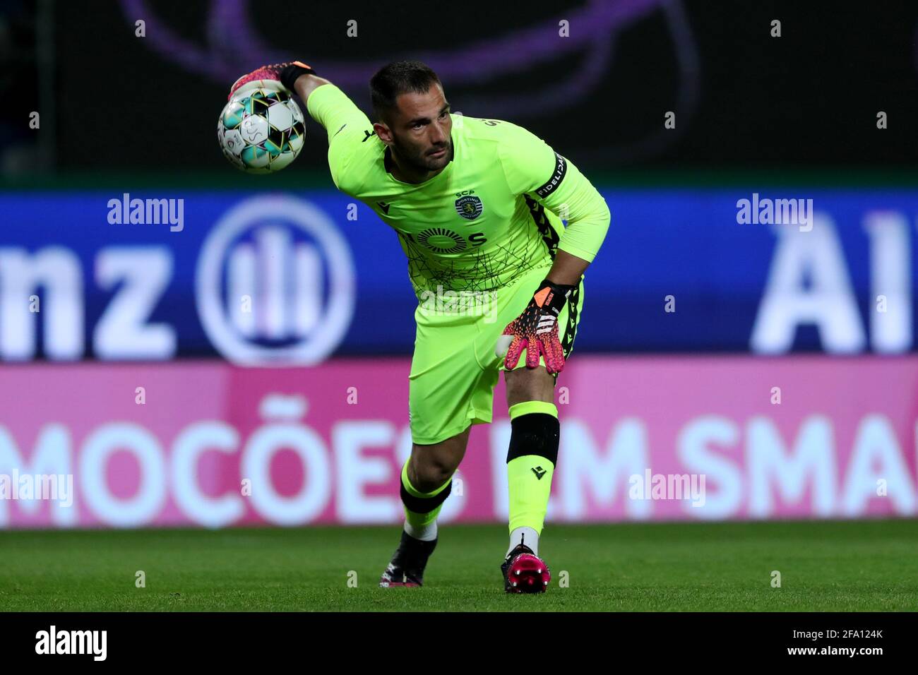 Lisbon Portugal 21st Apr 21 Sporting S Goalkeeper Antonio Adan In Action During The Portuguese League Football Match Between Sporting Cp And Belenenses Sad At Jose Alvalade Stadium In Lisbon Portugal On April
