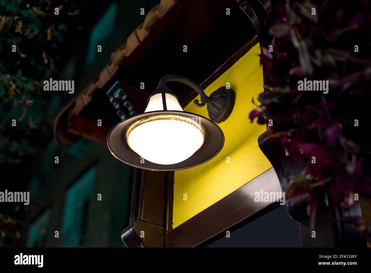 Bracket architecture hi-res stock photography and images - Alamy