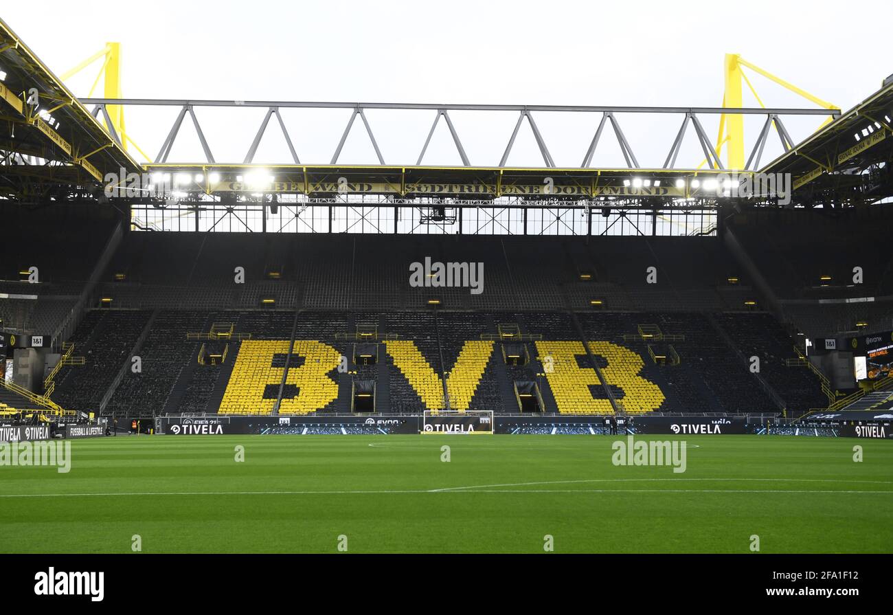 v. l. Blick auf die leere Südtribüne  Fussball, Herren, Saison 2020/2021, 1. Bundesliga (30. Spieltag), Borussia Dortmund - 1. FC Union Berlin, 21.04. Stock Photo