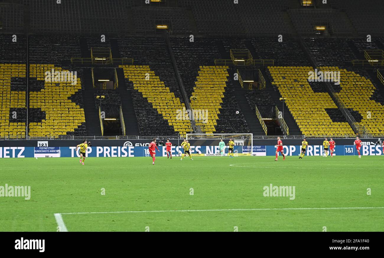 v. l. Übersicht  Fussball, Herren, Saison 2020/2021, 1. Bundesliga (30. Spieltag), Borussia Dortmund - 1. FC Union Berlin, 21.04. 2021, Foto: Matthias Stock Photo