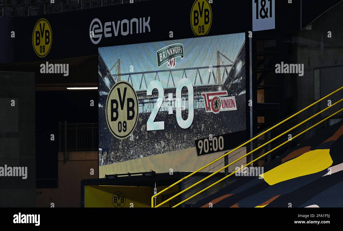v. l. Anzeigetafel mit 2:0-Endstand  Fussball, Herren, Saison 2020/2021, 1. Bundesliga (30. Spieltag), Borussia Dortmund - 1. FC Union Berlin, 21.04. Stock Photo
