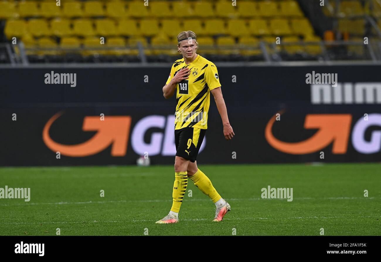 v. l. Erling Haaland (Borussia Dortmund) nach Abpfiff  Fussball, Herren, Saison 2020/2021, 1. Bundesliga (30. Spieltag), Borussia Dortmund - 1. FC Uni Stock Photo