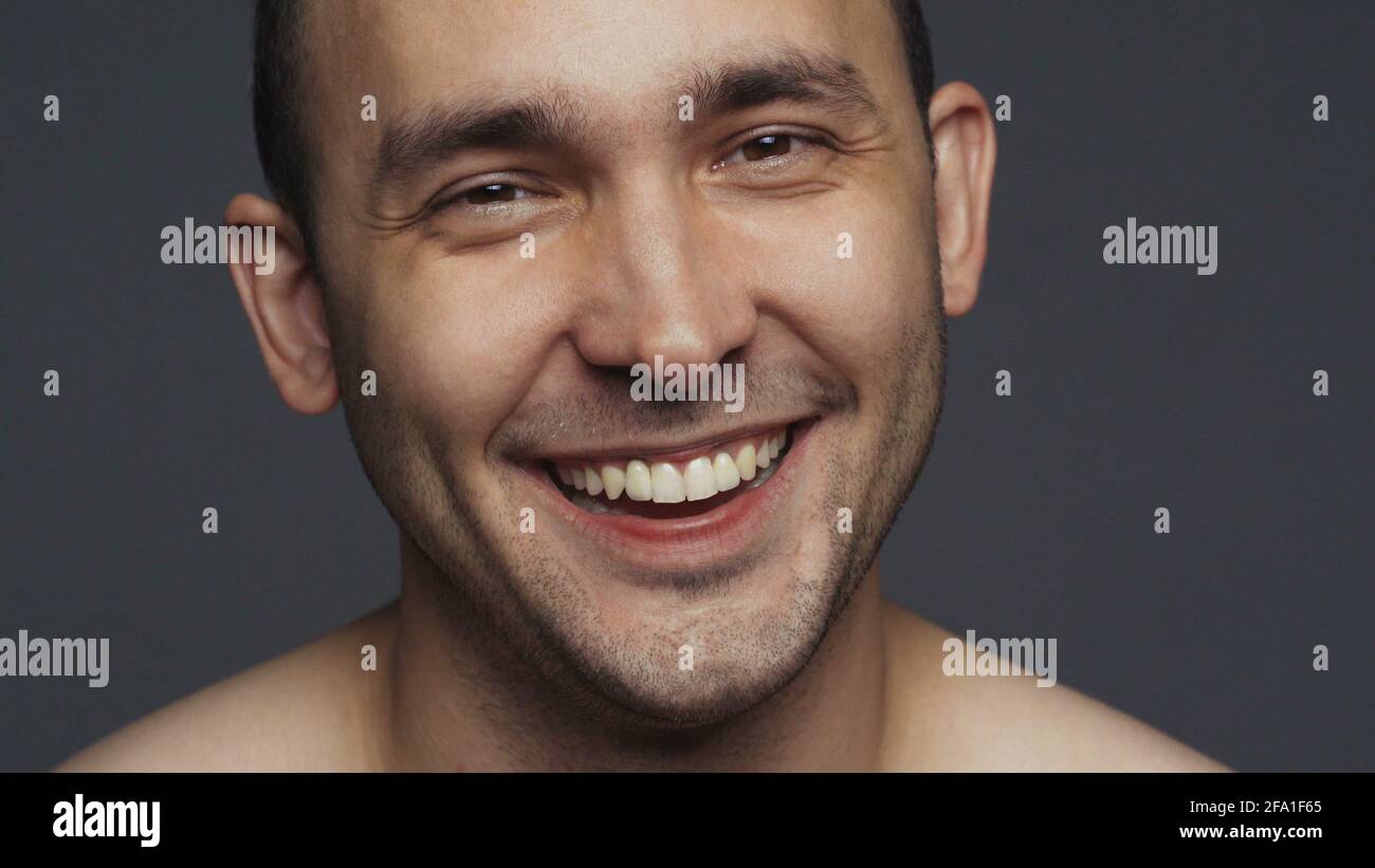 Smiling with teeth hi-res stock photography and images - Alamy