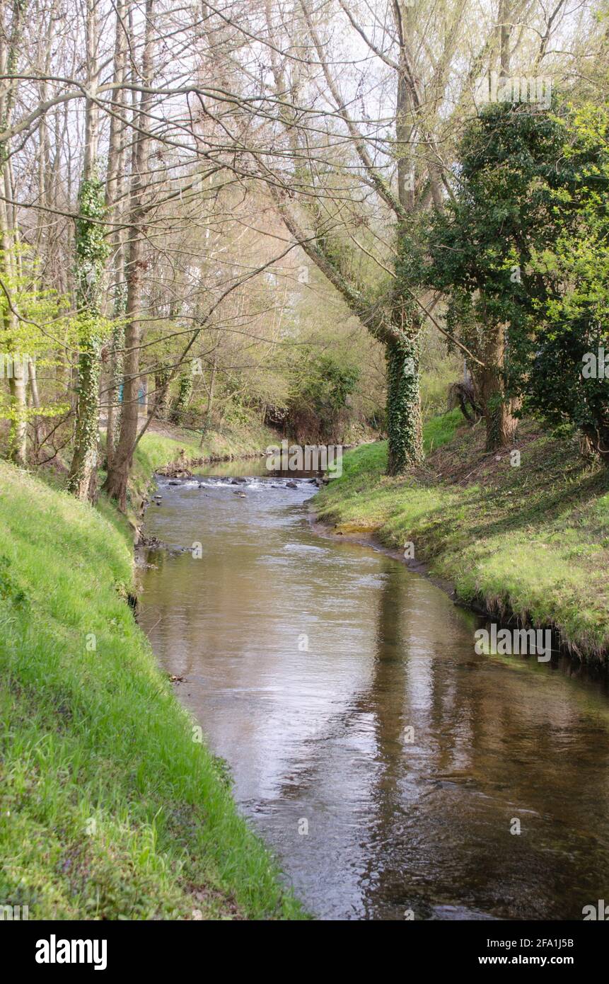 Aachen - Die Wurm (niederl. Worm) ist ein 53 Kilometer langer Nebenfluss  der Rur in der Euregio Maas-Rhein Stock Photo - Alamy