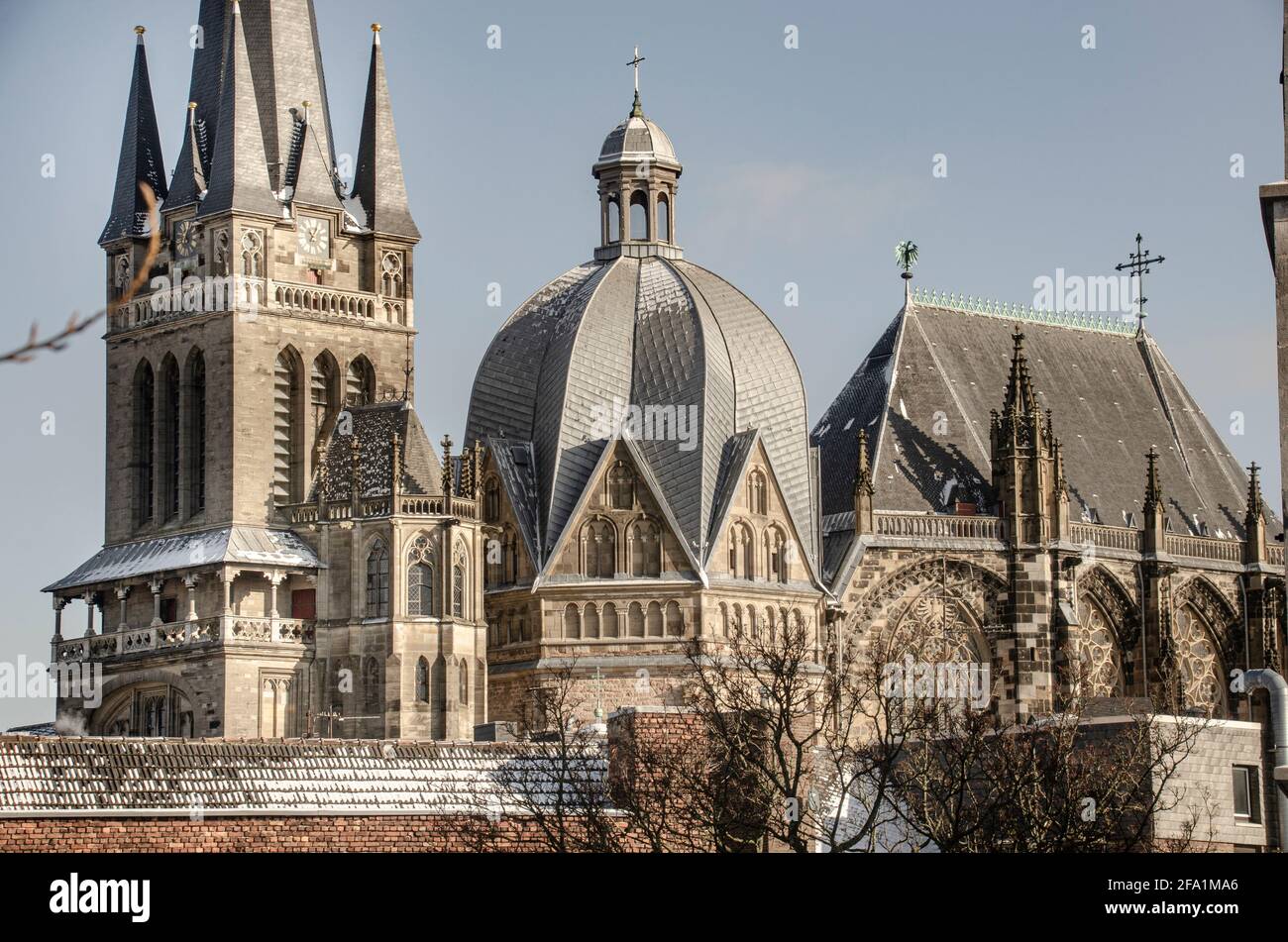 Aachen Der Aachener Dom Auch Hoher Dom Zu Aachen Oder Aachener aachen-der-aachener-dom-auch-hoher-dom-zu-aachen-oder-aachener