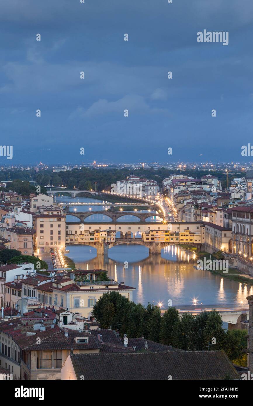 Ponte vecchio before sunrise, Florence, Italy Stock Photo