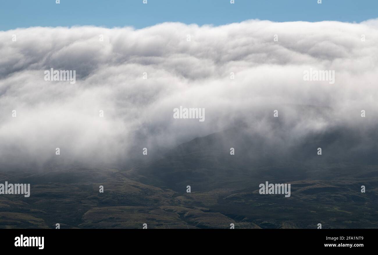 Fog covering valley atmospheric hi-res stock photography and images - Alamy