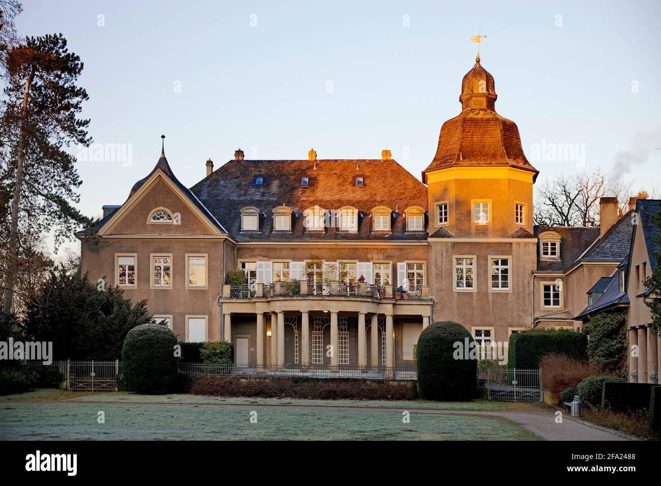 Garath Palace at sunrise, Germany, North Rhine-Westphalia, Lower Rhine, Dusseldorf Stock Photo