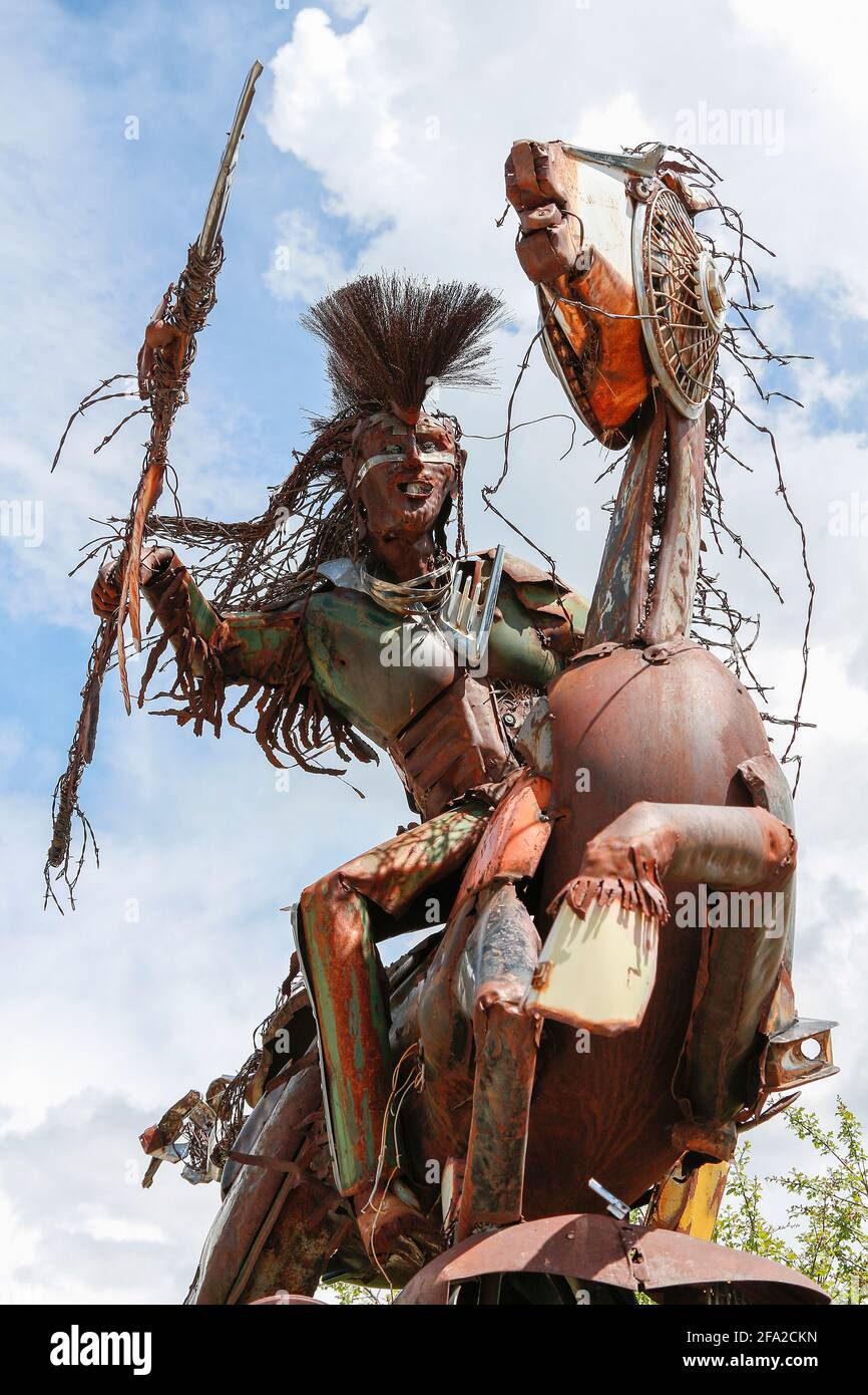 American indian on horse statue hi-res stock photography and images - Alamy