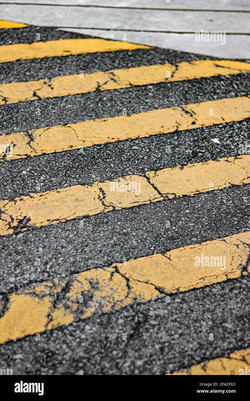 Yellow diagonal striping hires stock photography and images Alamy
