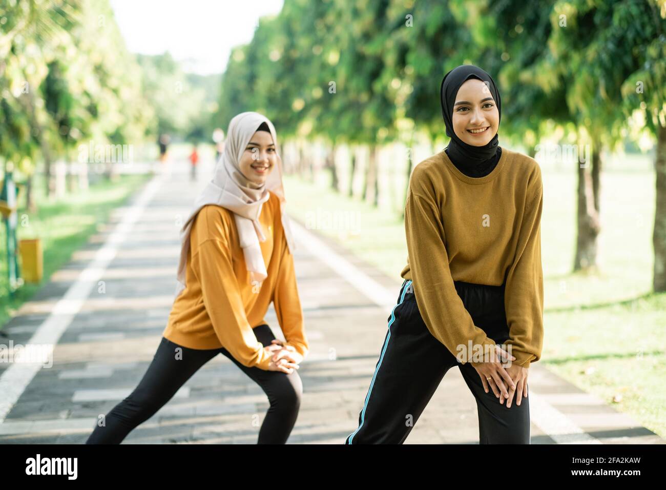 Muslim girls training hires stock photography and images Alamy