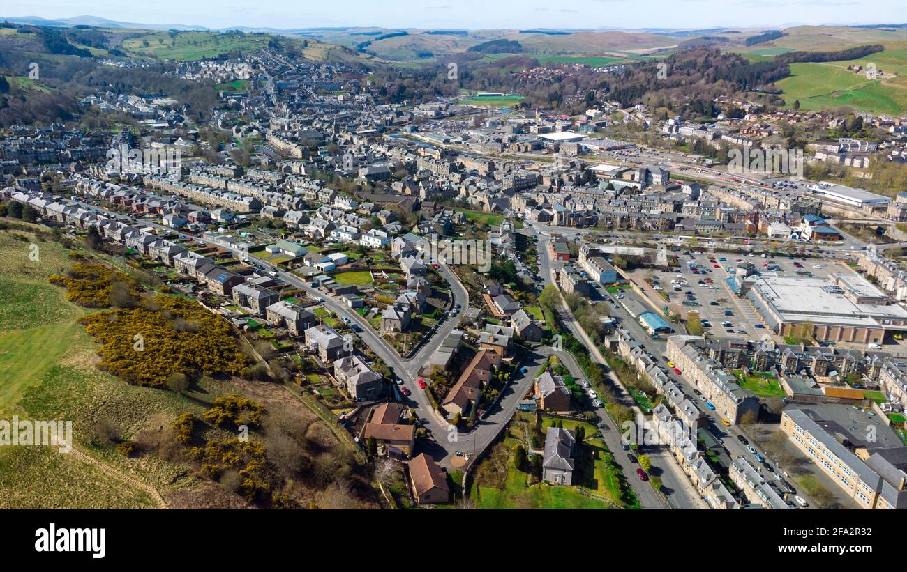 gør ikke Anemone fisk Afstemning Aerial view from drone (C0 class) over town of Hawick in Scottish Borders,  Scotland, UK Stock Photo - Alamy