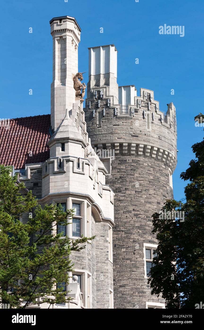 Casa Loma (1911-1914), Toronto - north west corner feat. tower with chimneys, crenelations Stock Photo