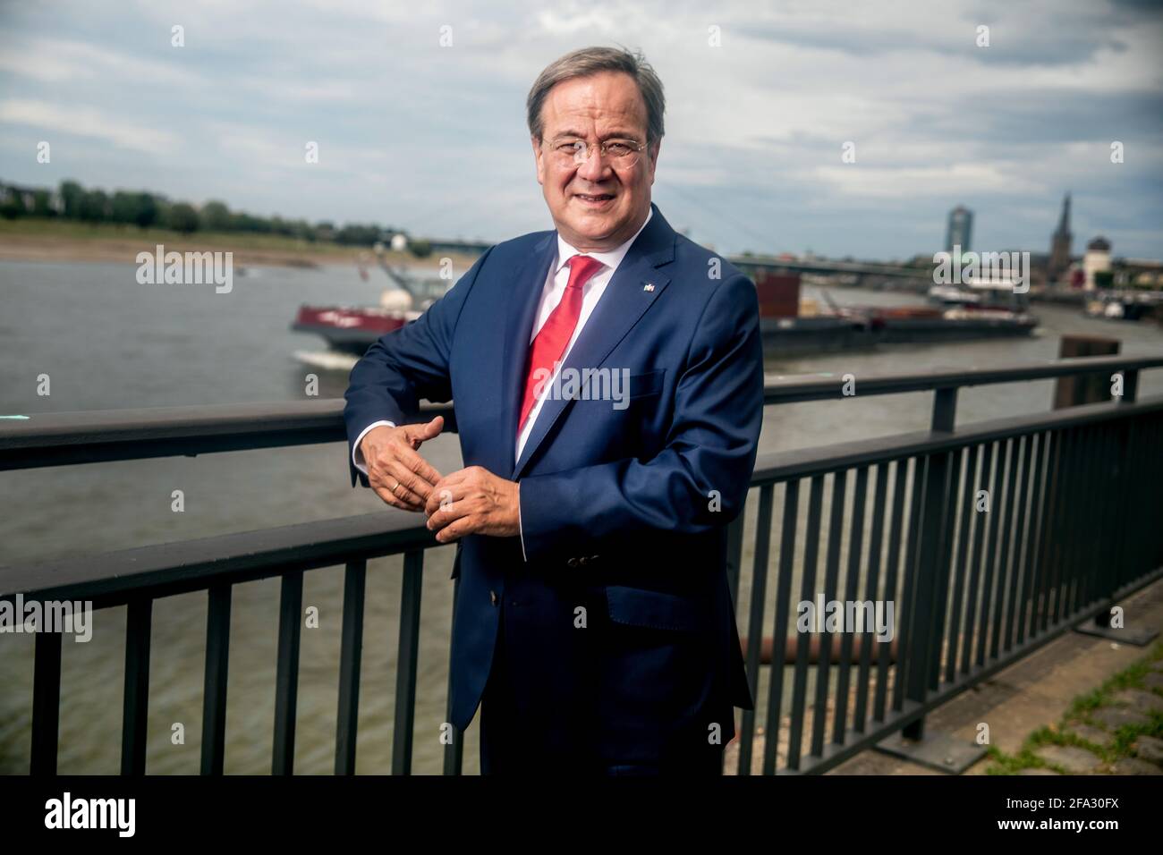 Ministerpräsident des Landes Nordrhein-Westfalen, Armin Laschet, fotografiert am Rhein in Düsseldorf. Stock Photo