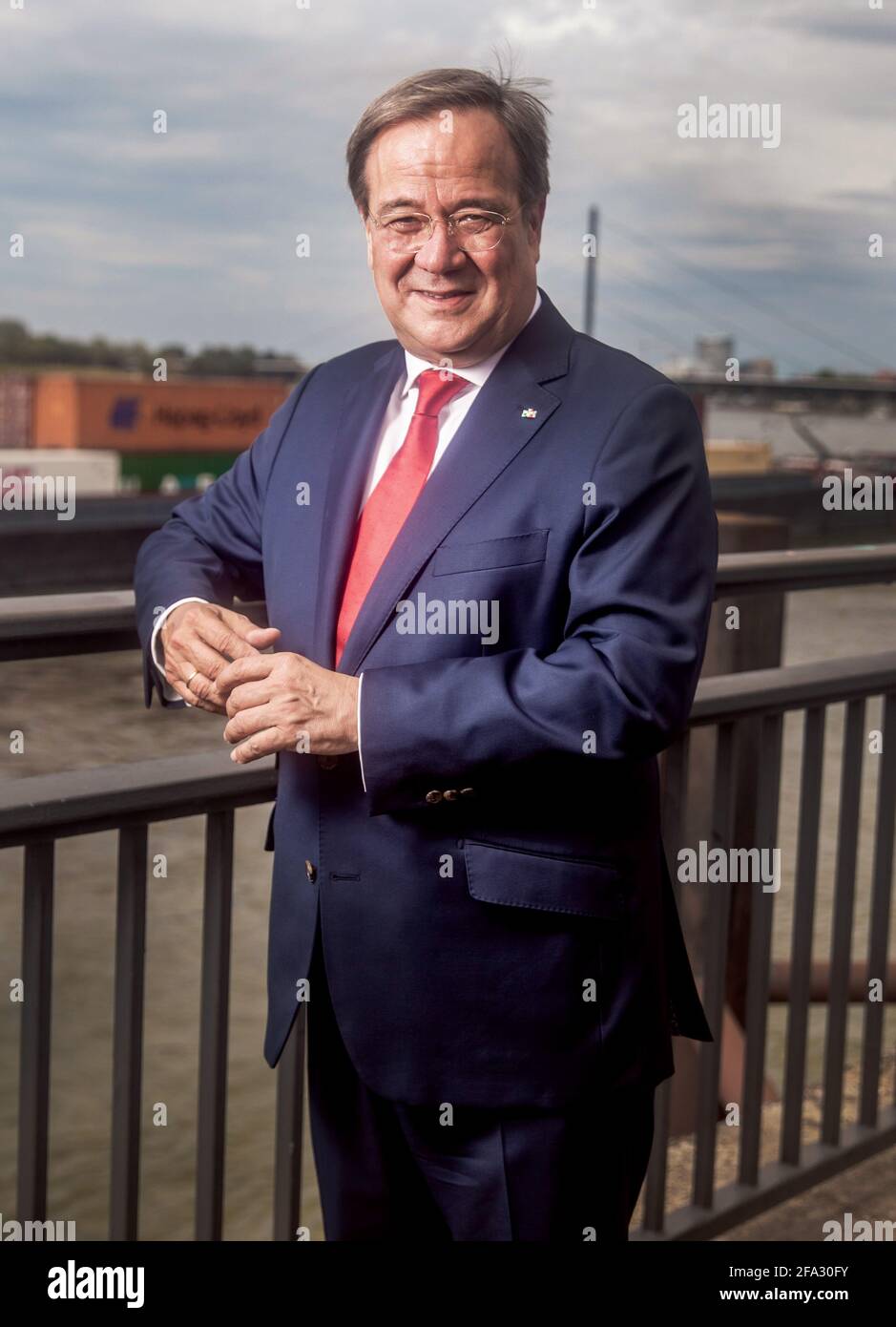 Ministerpräsident des Landes Nordrhein-Westfalen, Armin Laschet, fotografiert am Rhein in Düsseldorf. Stock Photo