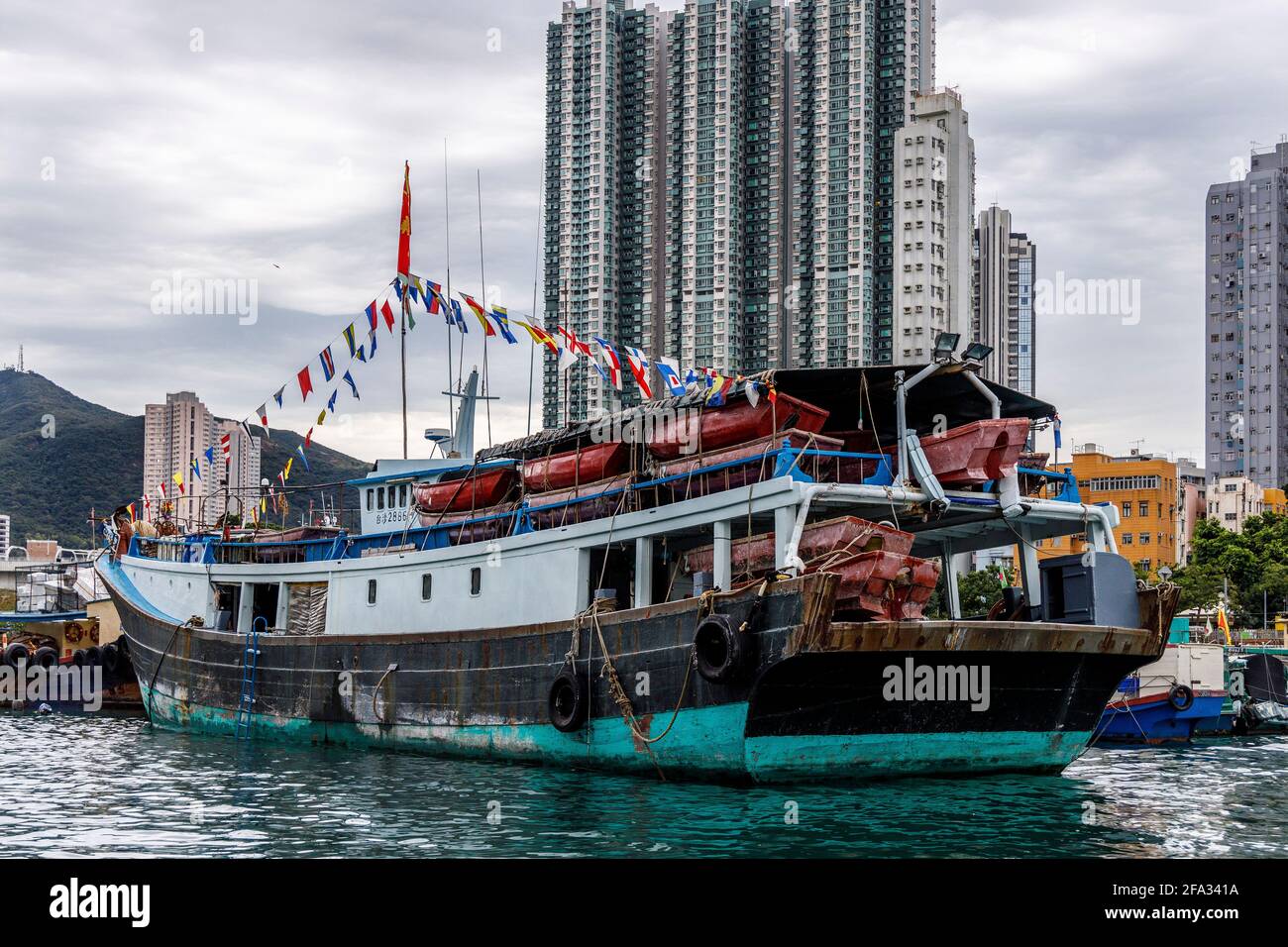Aberdeen Harbour, Hong Kong, China. Famous for it's fishing vessels and junk fleet. Also well known for it's floating restaurants. Stock Photo