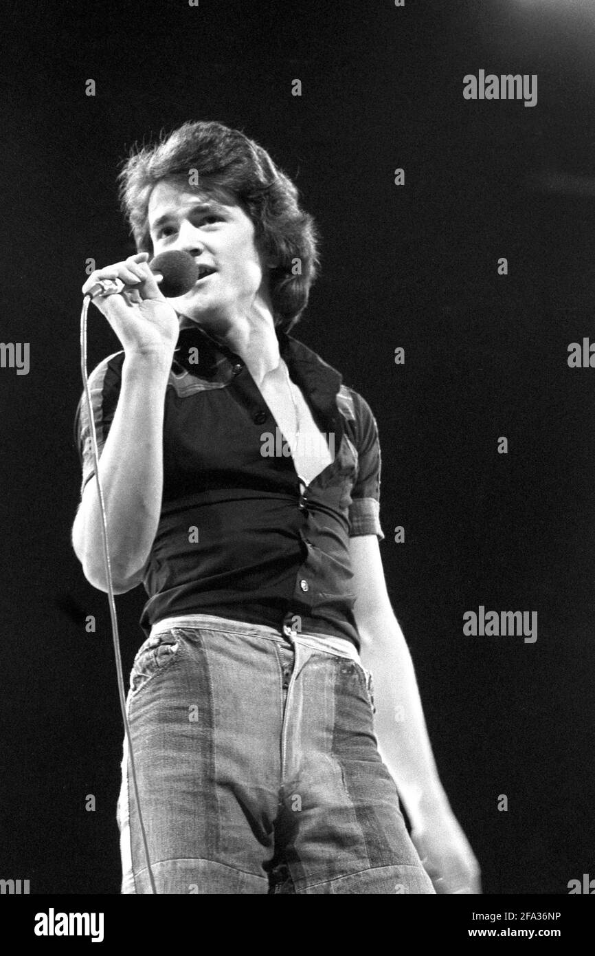 The weekend singer Black and White Stock Photos & Images - Alamy