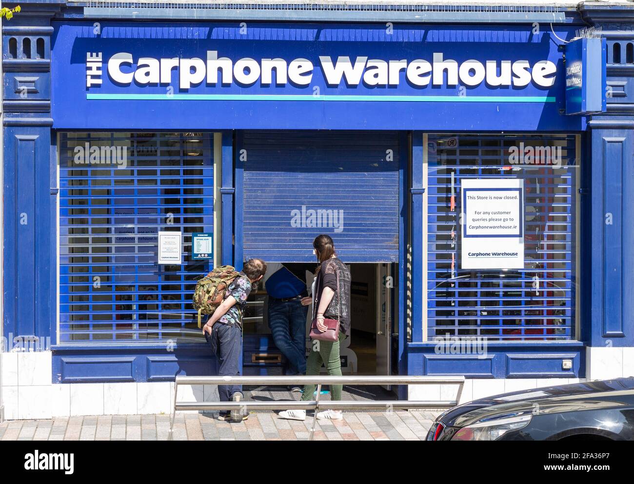 The Carphone Warehouse close shops with shutters down Stock Photo