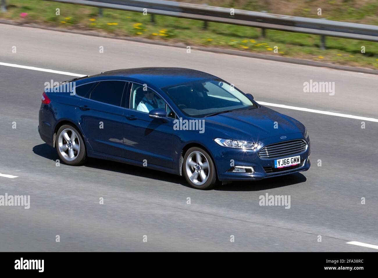 A ford mondeo hi-res stock photography and images - Alamy