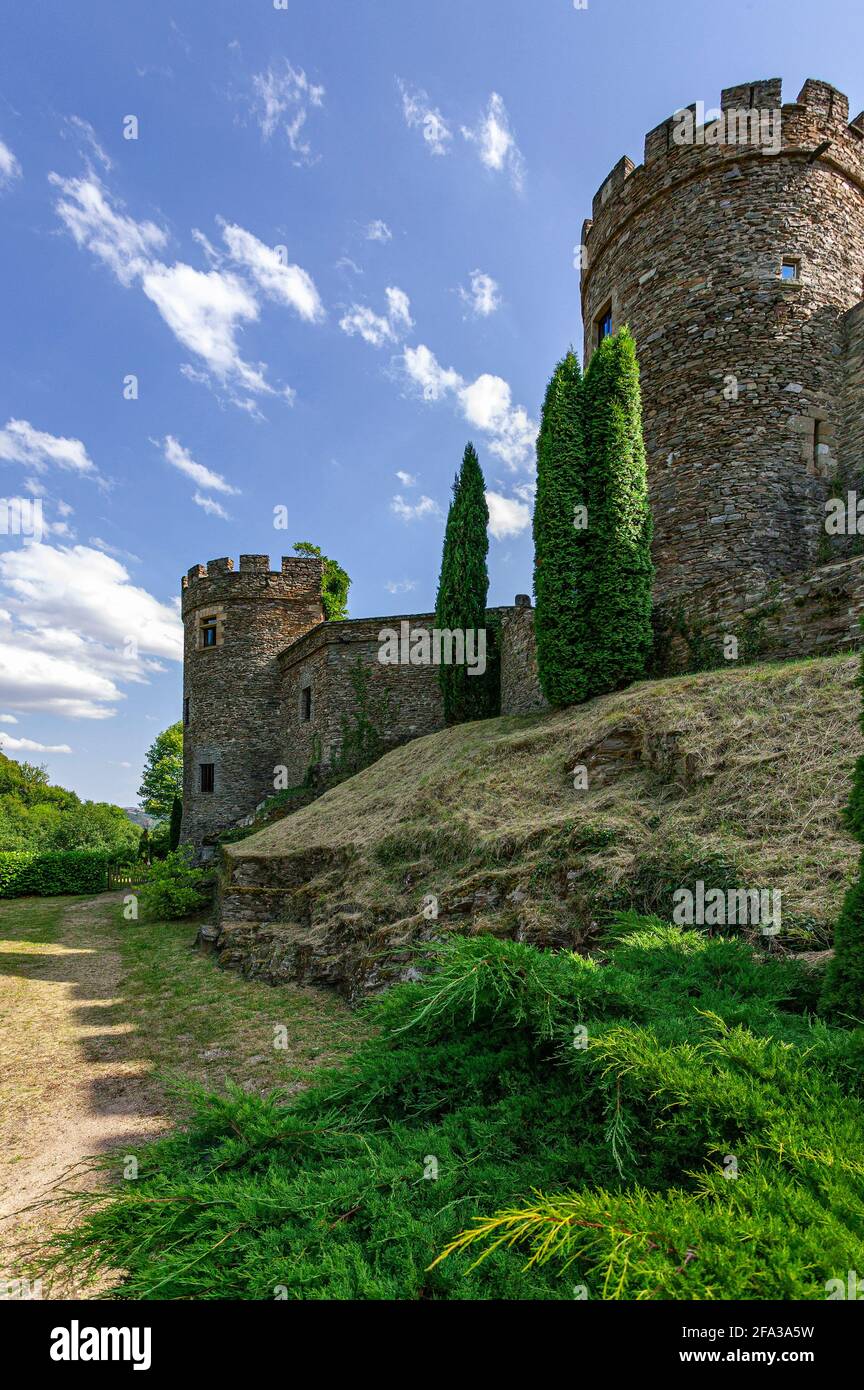 Exterior view of the Château de Chouvigny in France. The castle, now a private residence, dominates the Sioule valley. Chouvigny, France Stock Photo