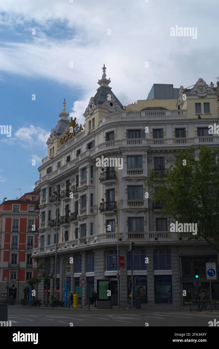 Calculation building hi-res stock photography and images - Alamy