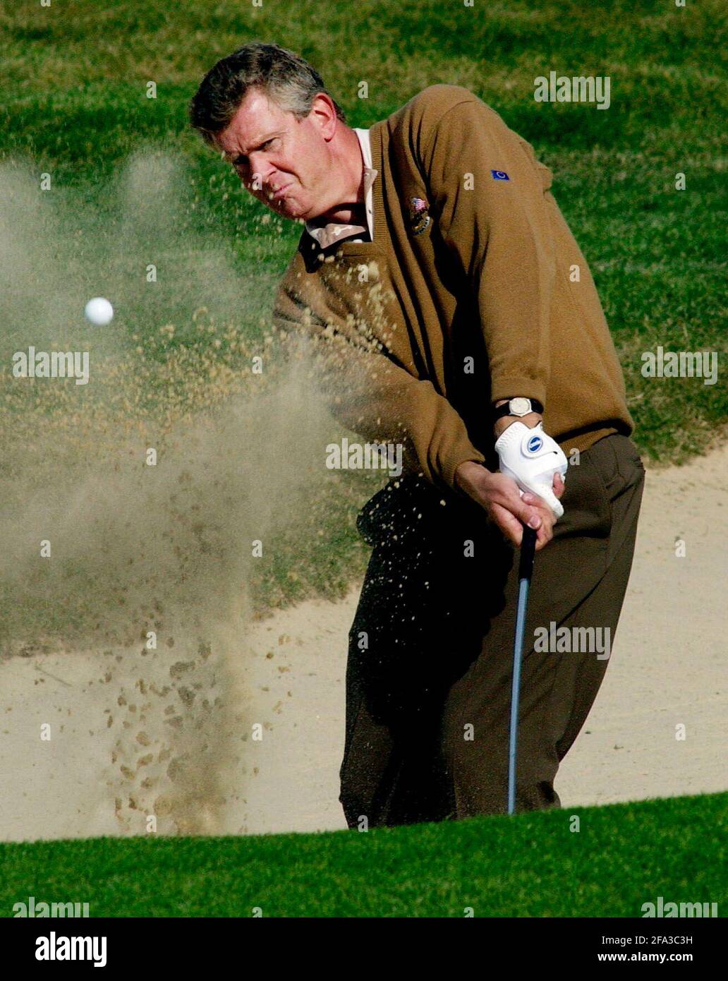 RYDER CUP 2002 AT THE BELFRY 25/9/2002 MONTY BUNKER BY THE 15 TH GREEN PICTURE DAVID ASHDOWN.RYDER CUP BELFRY 2002 Stock Photo