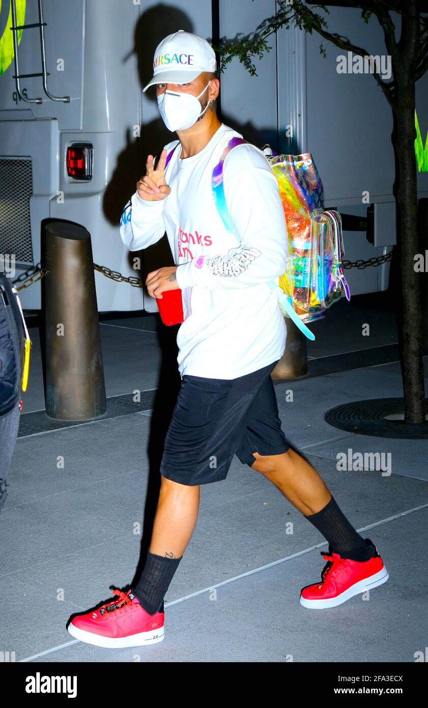 Jennifer lopez leaving hi-res stock photography and images - Alamy