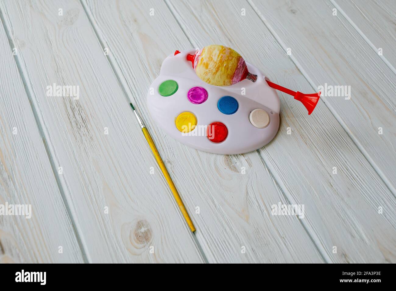 homemade egg coloring. Coloring Easter eggs with special food paints