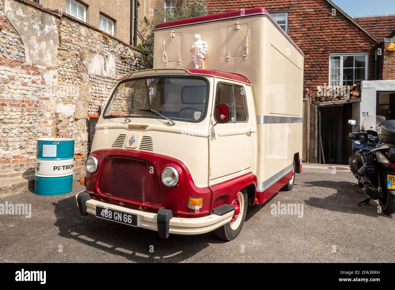 Renault Estafette 1000 vintage van in Arundel, a market town in West Sussex, England, UK Stock Photo