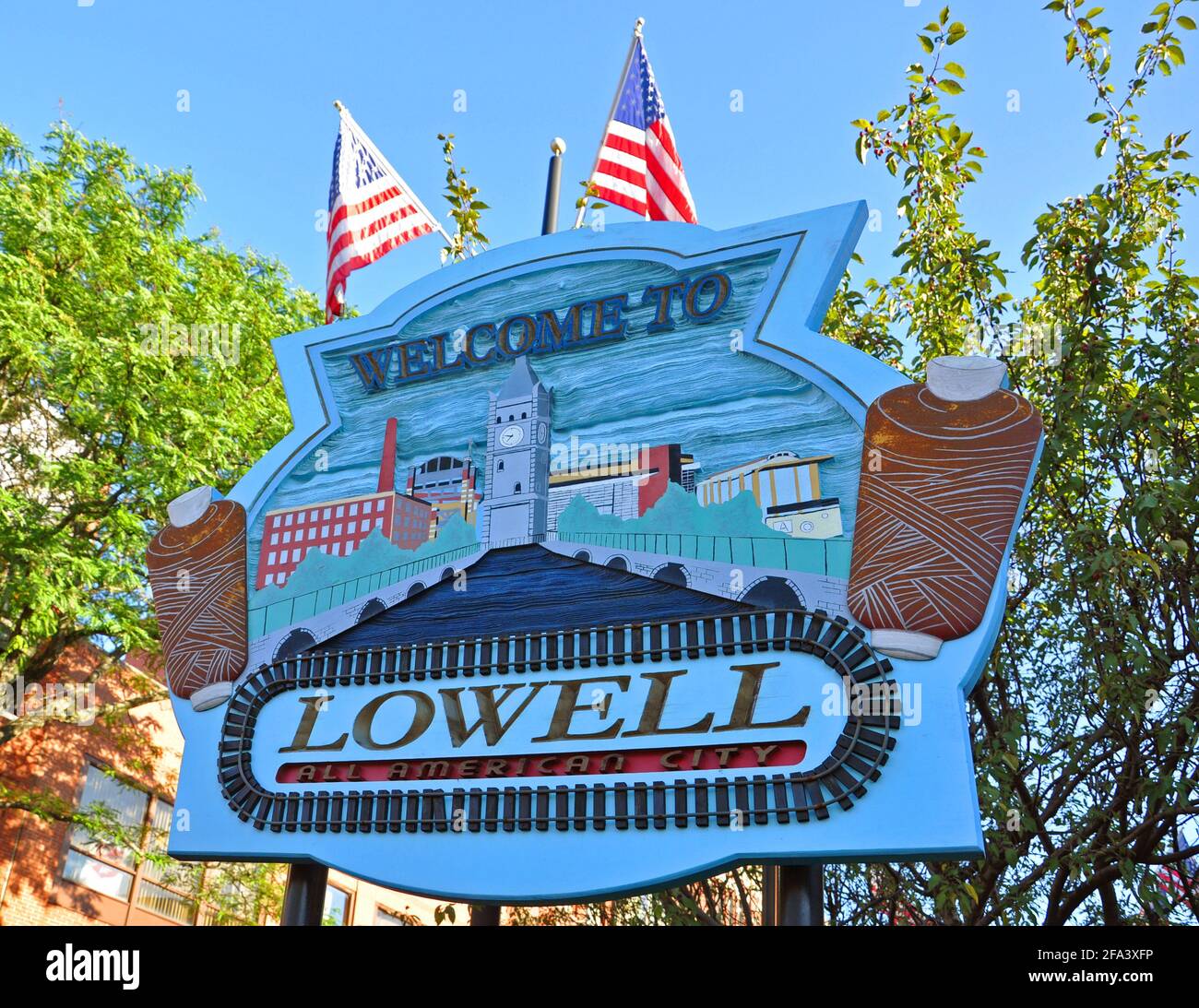 to Lowell sign on Central Street in downtown Lowell