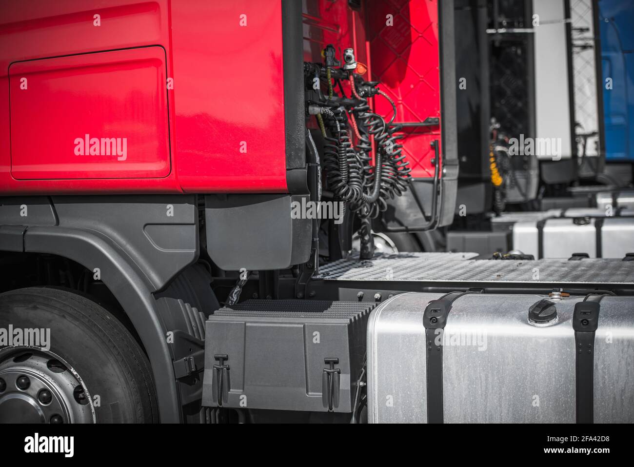 Pre Owned Semi Truck Tractor For Sale Staying in Line on Dealership