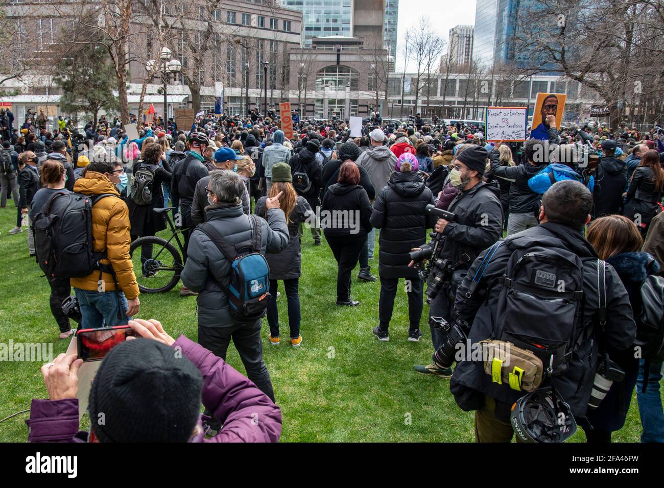 Minneapolis, Minnesota.   A crowd gathers in front of the government center courthouse to wait for the verdict to be read in the case of police office Stock Photo