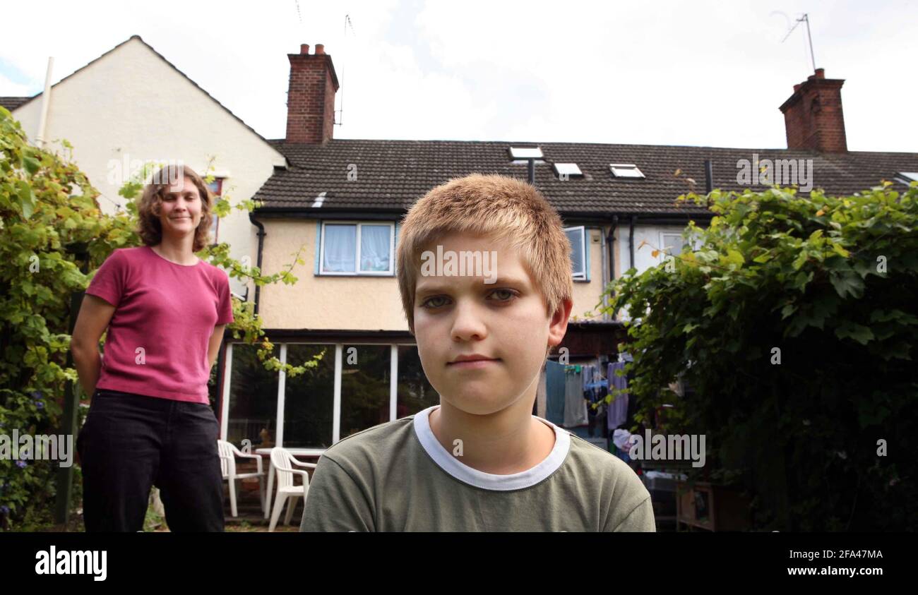 Ben Park (11) and his mother Pamela Park at home in NW London. Re. lack of Male school teacher s story  pic David Sandison Stock Photo