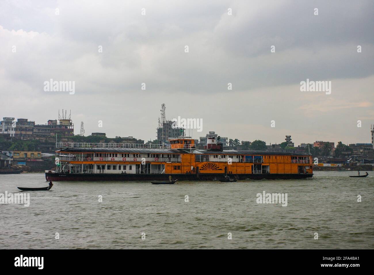 Paddle steamer P S Mahsud on the Buriganga River, Dhaka, Bangladesh Stock Photo