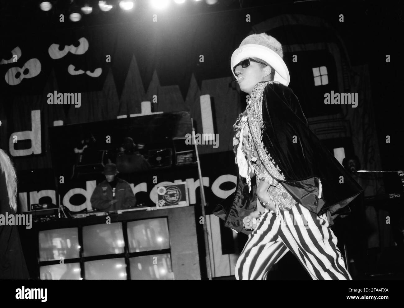 Digital underground 1991 hires stock photography and images Alamy