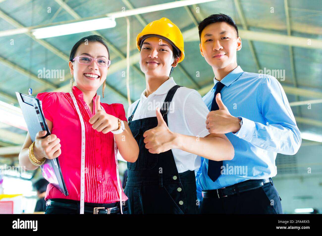 Shift Supervisor Supervisor production china hi-res stock photography and images - Alamy