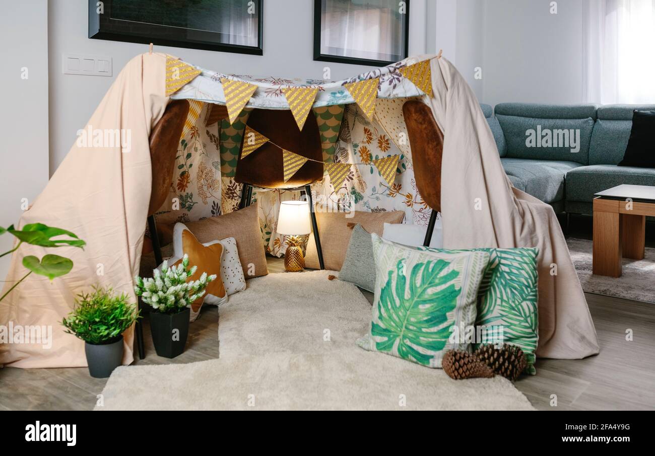 Home made tent in the living room Stock Photo Alamy