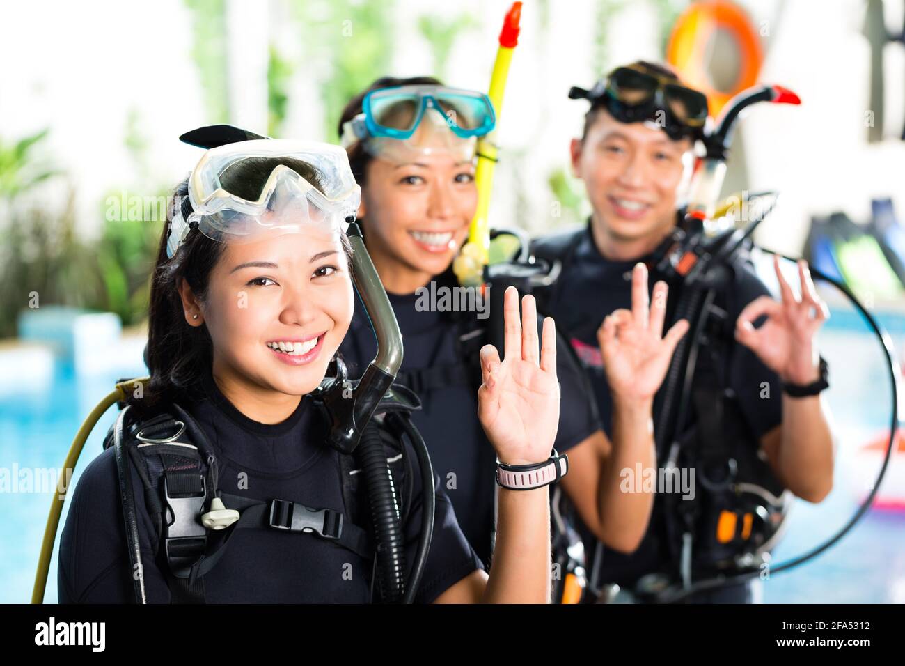 Oxygen tank person hi-res stock photography and images - Alamy