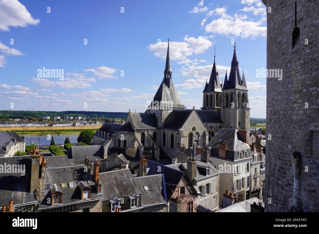 Rooftop view medieval castle hi-res stock photography and images - Alamy