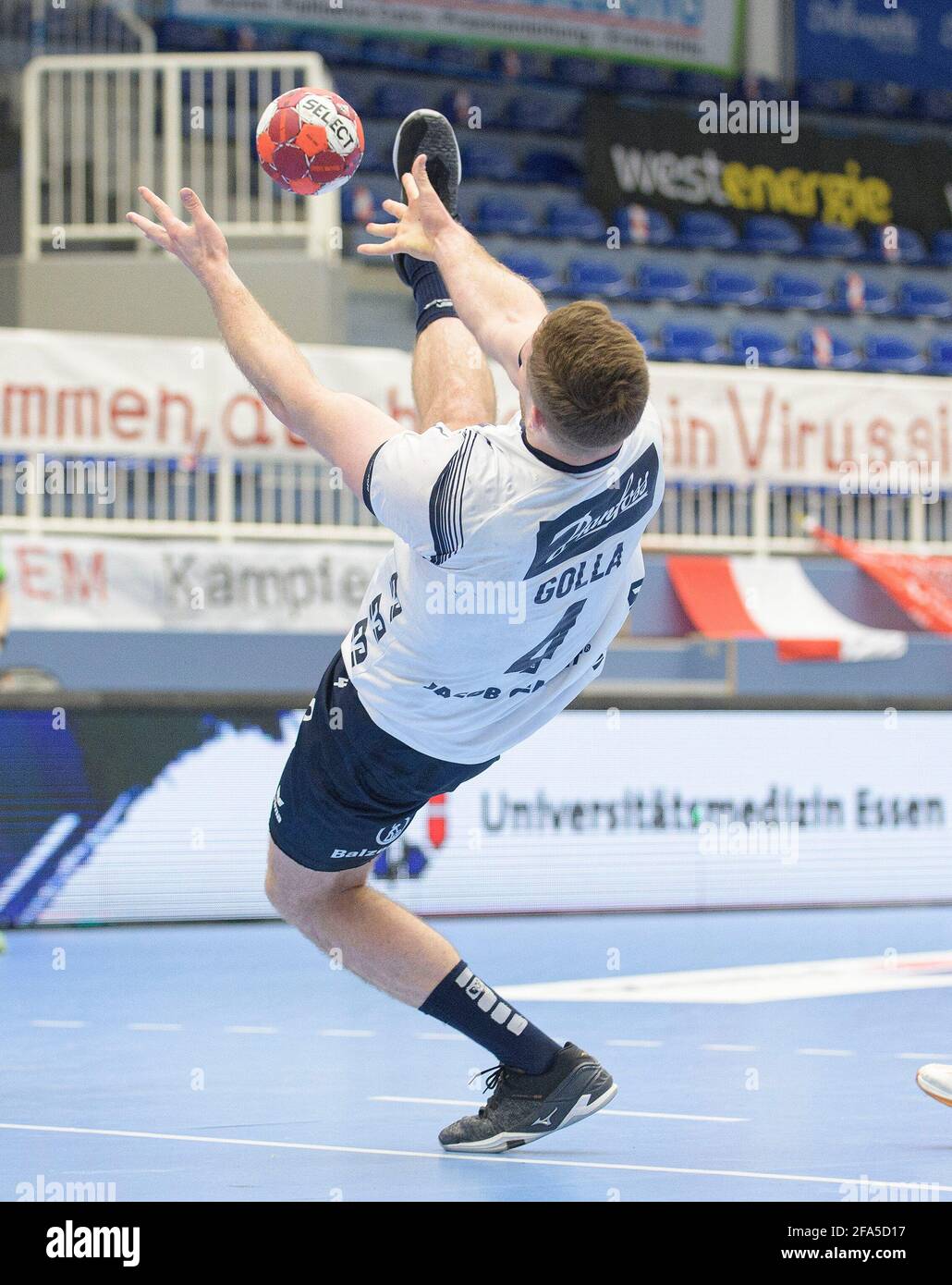 Eat, Deutschland. 15th Apr, 2021. Johannes GOLLA (FL) action, with his own  attitude, curious, funny, funny Handball 1. Bundesliga, 26th matchday,  TUSEM Essen (E) - SG Flensburg-Handewitt (FL) 28:29 on April 15,