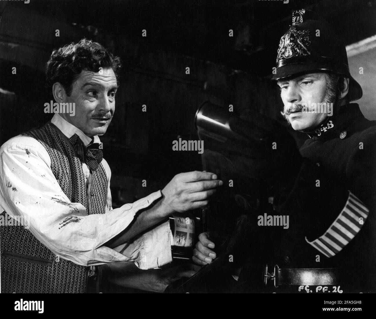 ROBERT DONAT and LAURENCE OLIVIER in THE MAGIC BOX 1951 director JOHN ...